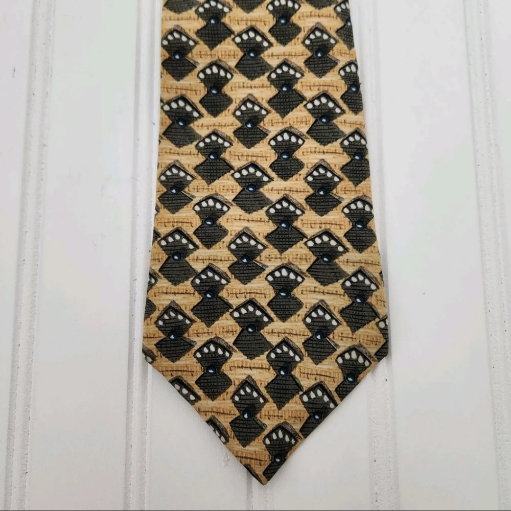 Oscar De La Renta Beige/Brown 100% Silk Abstract Designer Luxury Tie USA Made